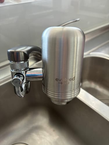 Customer photo of the tap filter in his kitchen